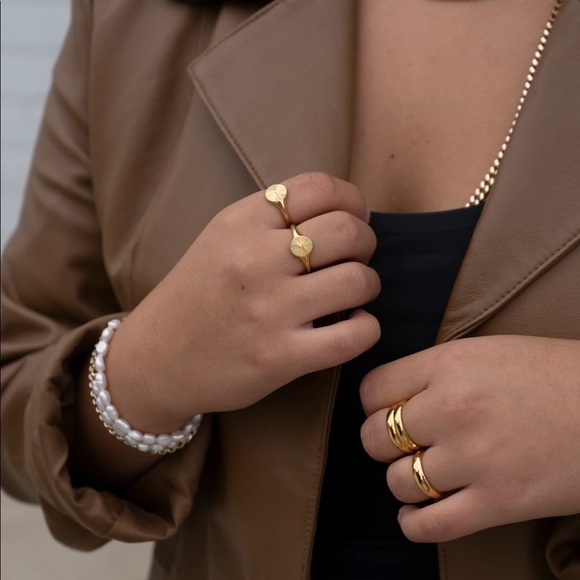 14k Gold Dipped Round Signet Ring – Chunky, Artisan Made, Size 6 - Picture 9 of 10